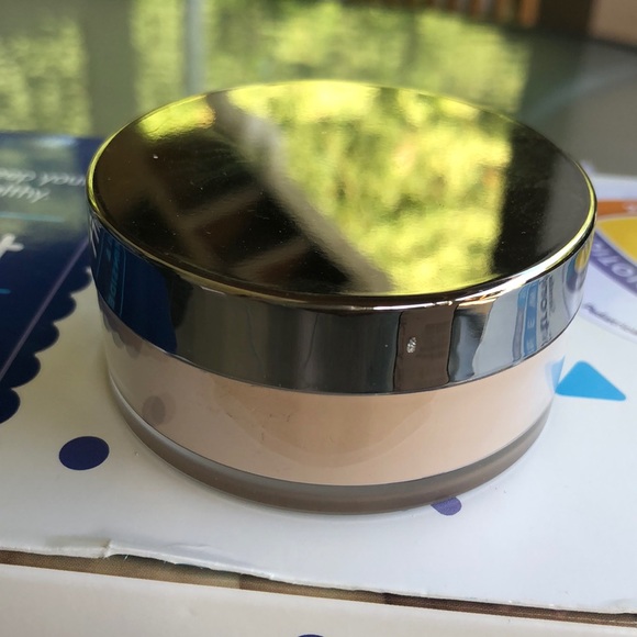 Makeup - Picture 3 of 6